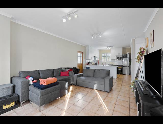 2 BEDROOM HOUSE FOR SALE IN MAGALIESSIG